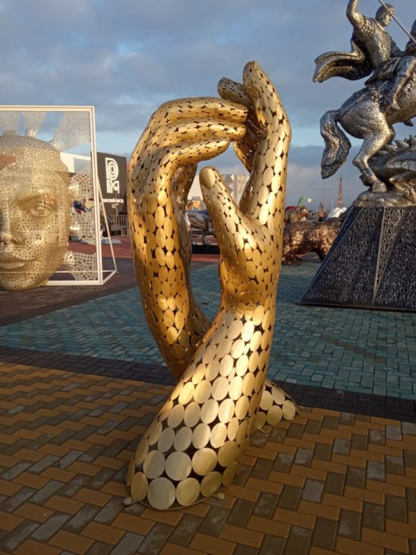 Руки пары